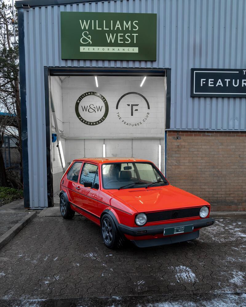 VOLKSWAGEN GOLF