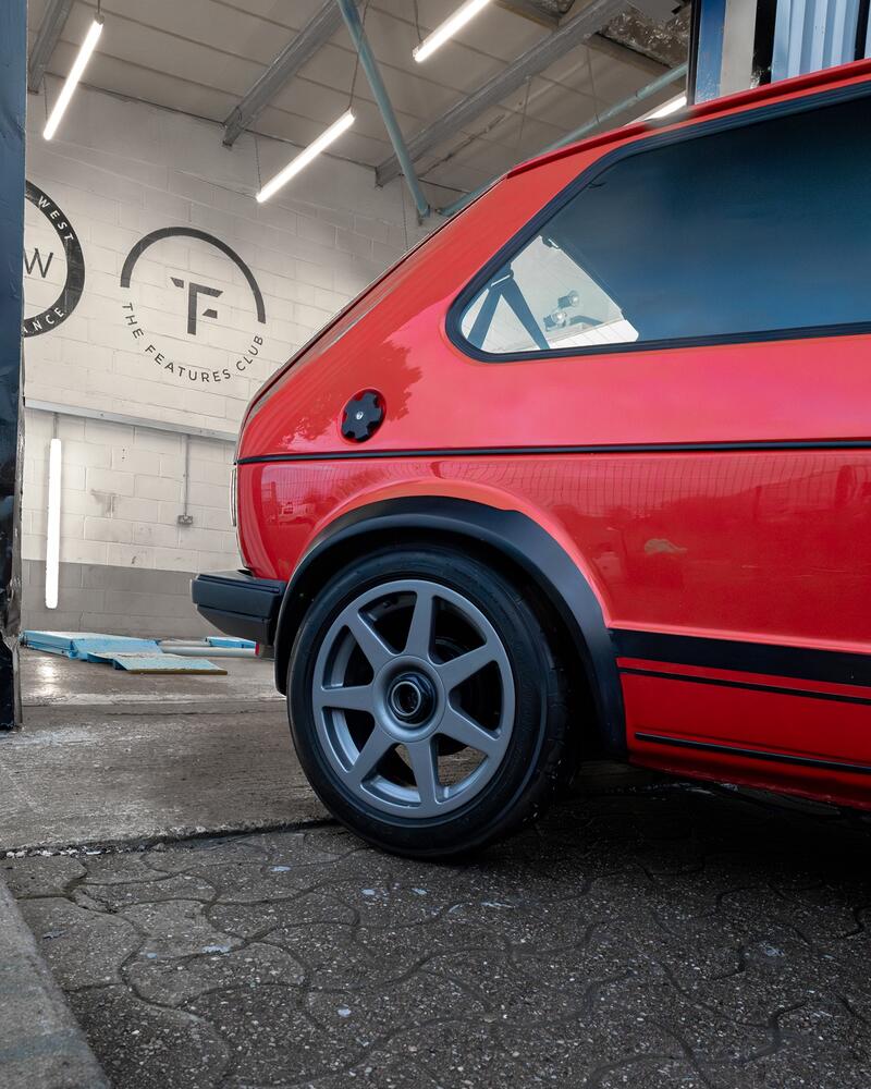 VOLKSWAGEN GOLF